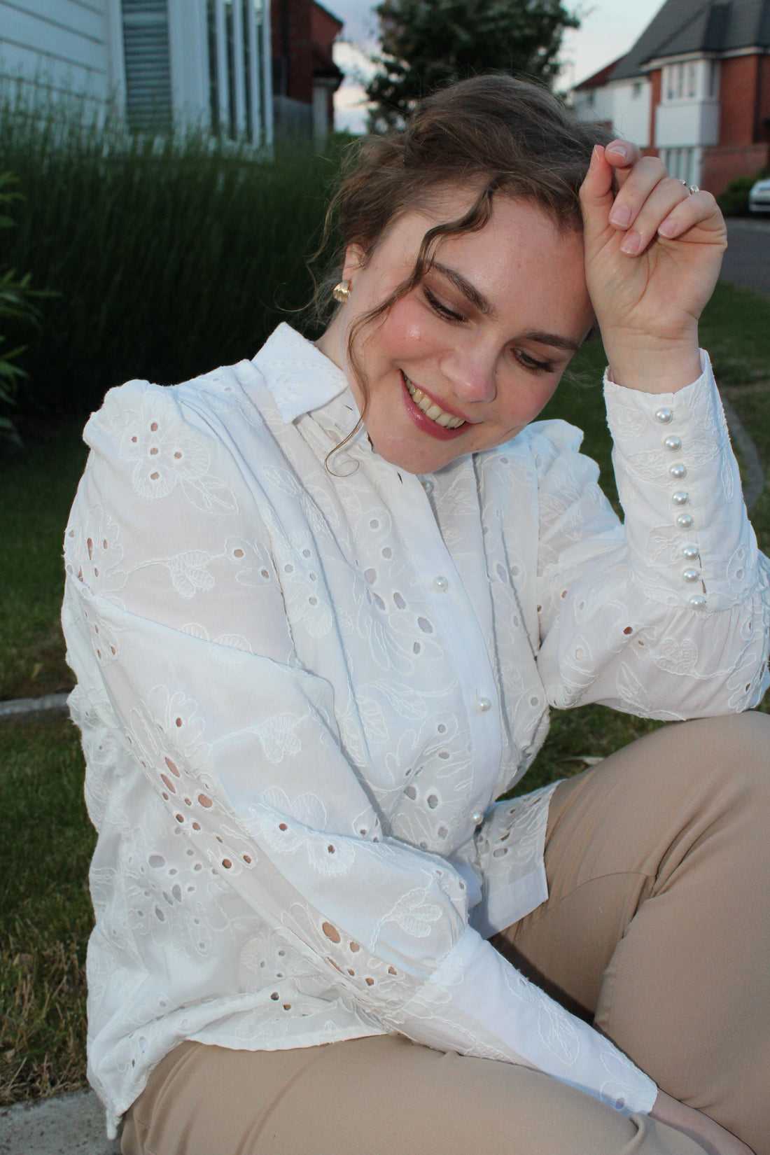  women’s breathable cotton blouse front view